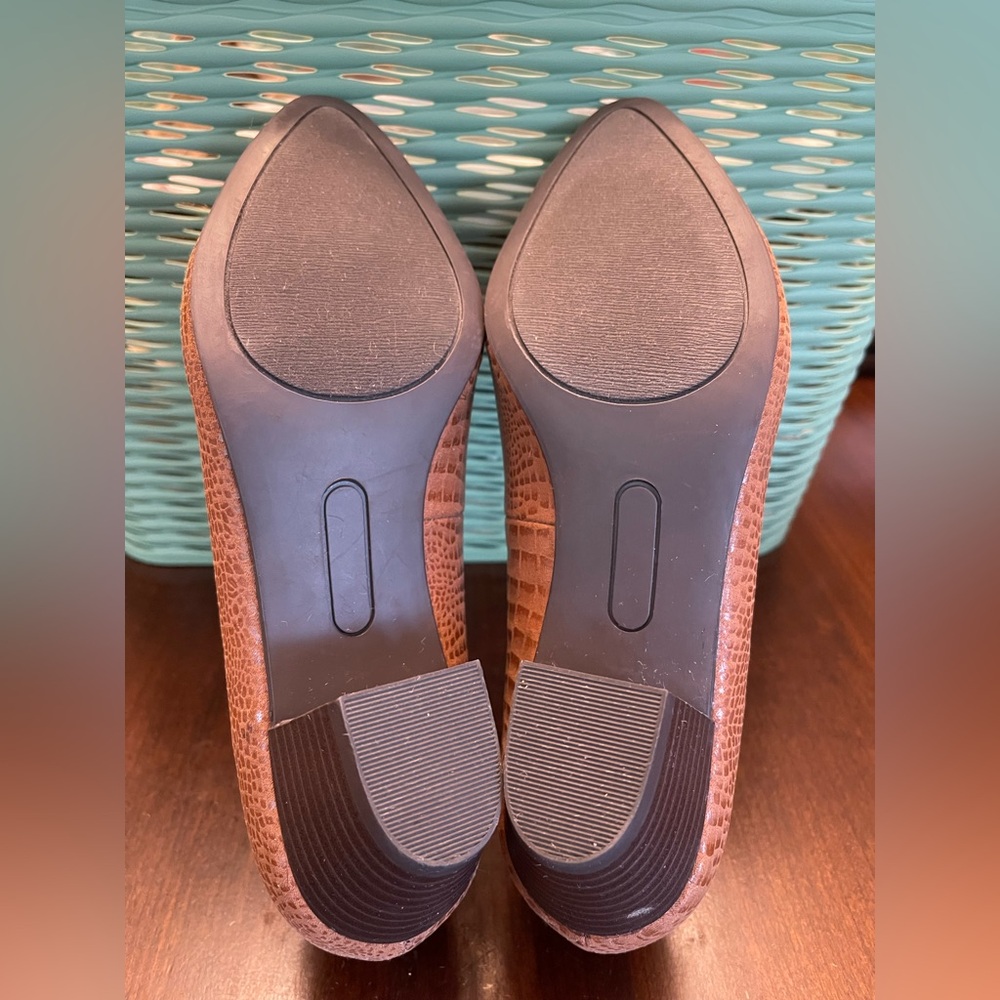 Kim Rogers Ultra Comfort Style Lona Pump - Picture 9 of 10